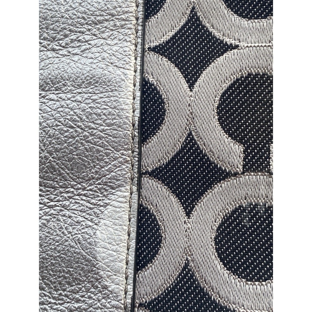 Coach Julia Black & Silver OP Art Signature & Leather Crossbody Swingpack Purse - Picture 4 of 10